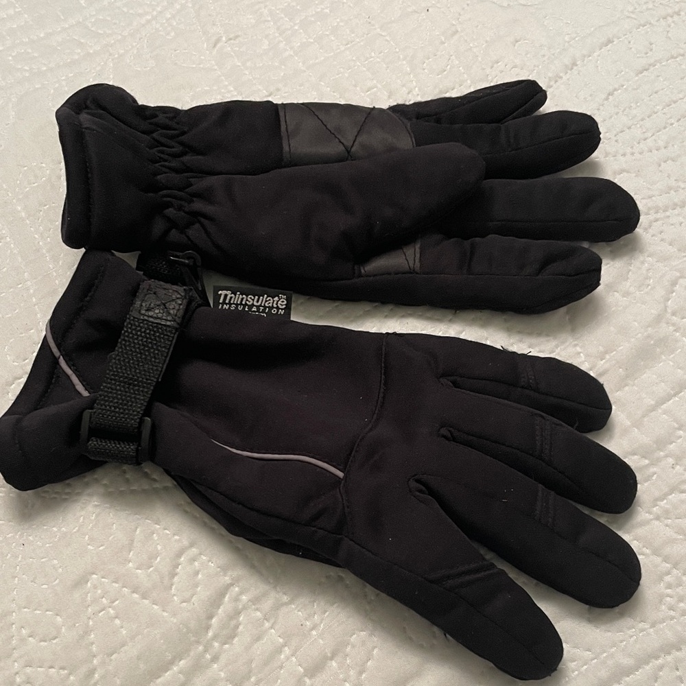 ATTENTION MENS Thinsulate Insulation 40 Gram Warm Winter Gloves Lightly Used
